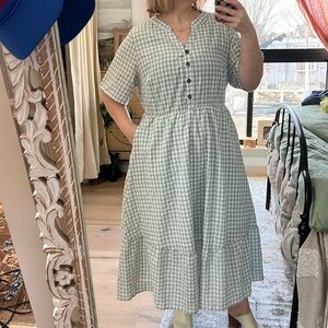 BloomChic Green/White Gingham Maxi Dress, Size 18-20